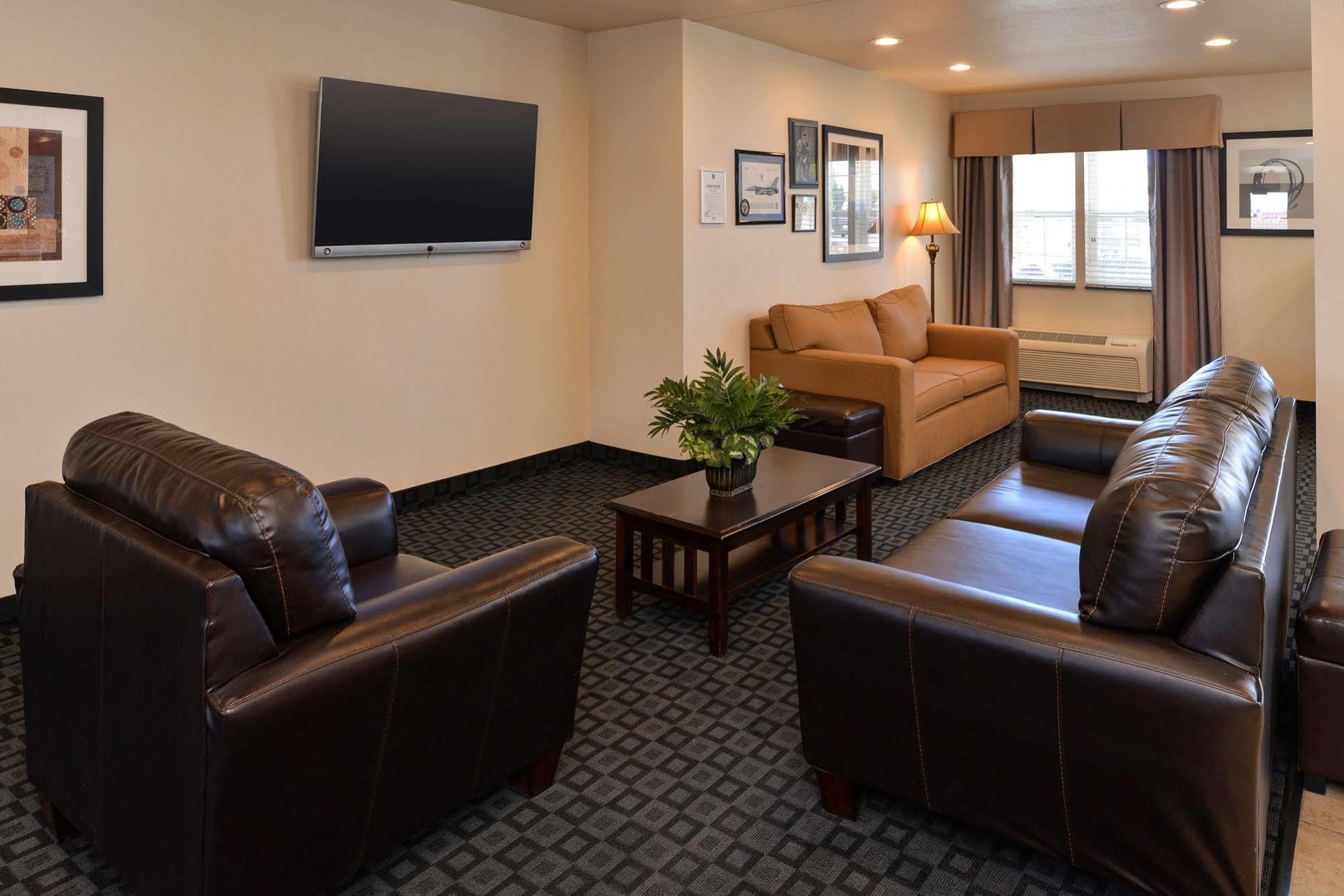 Microtel Inn & Suites By Wyndham Klamath Falls Ngoại thất bức ảnh